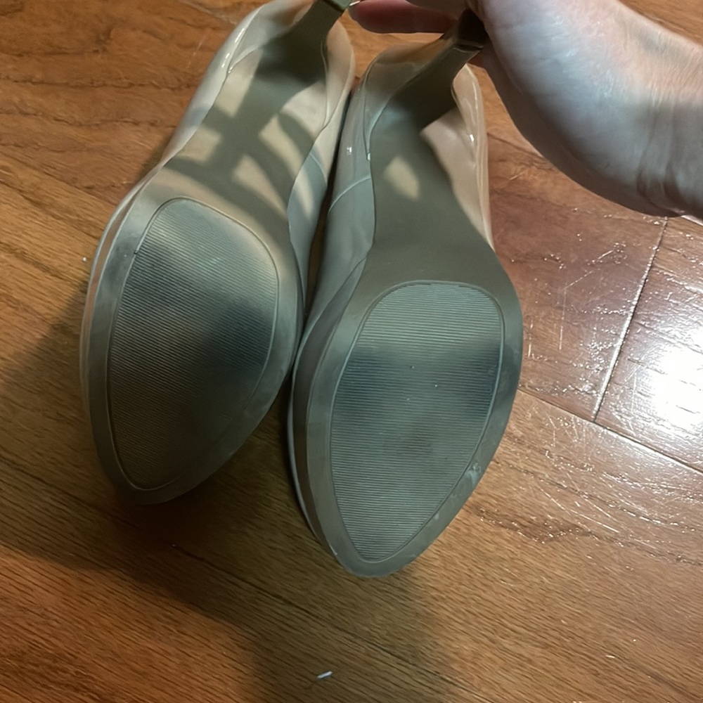 Heels - Picture 3 of 6